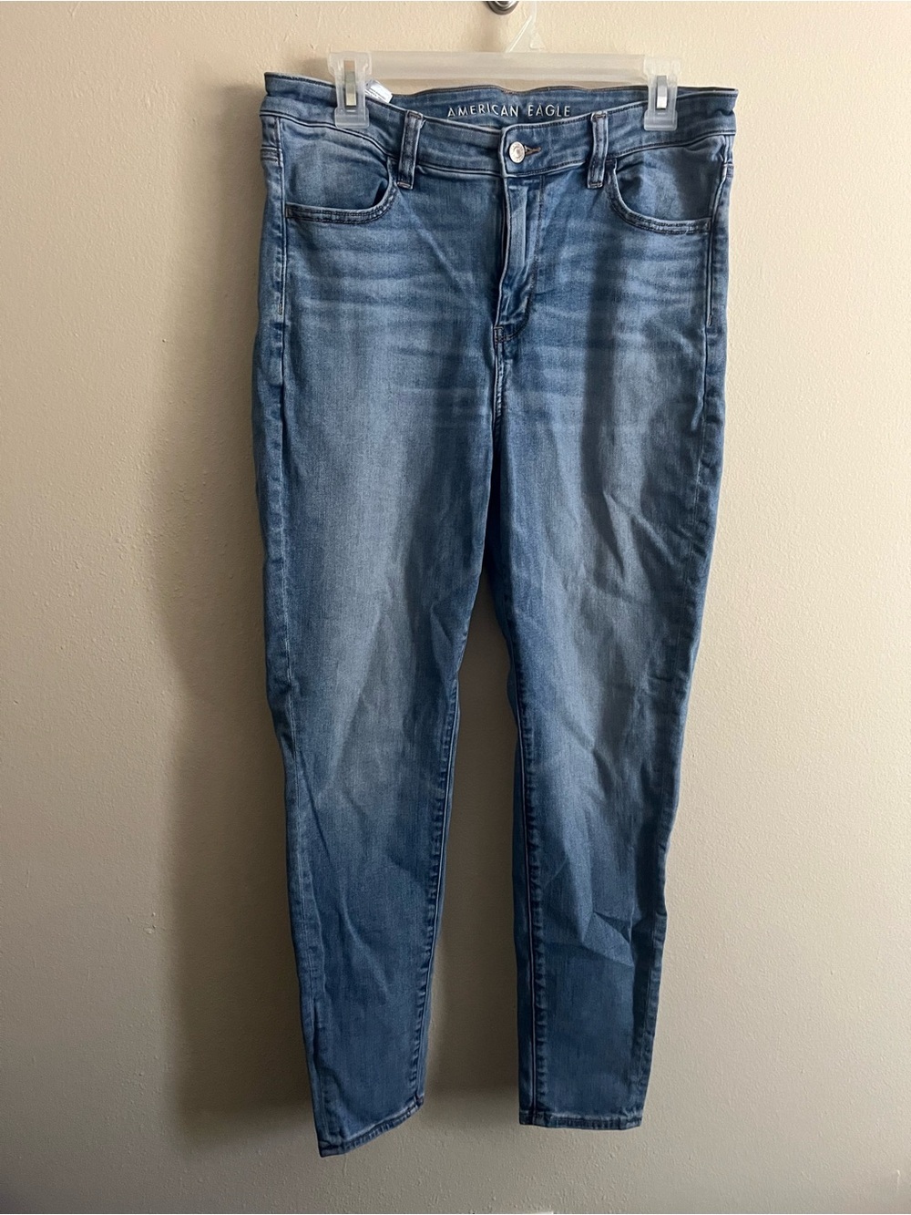 American Eagle Outfitters High-Rise Light Wash Jegging